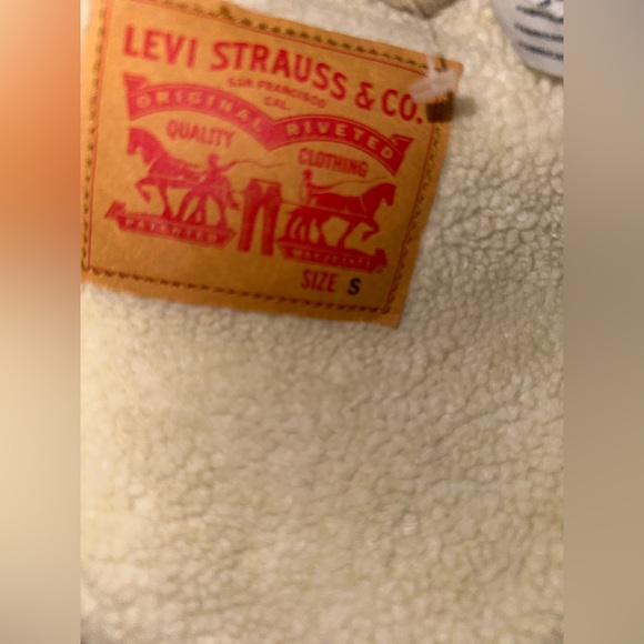 LEVI'S
TYPE 3 SHERPA TRUCKER CHINO SIZE SMALL - Picture 6 of 7